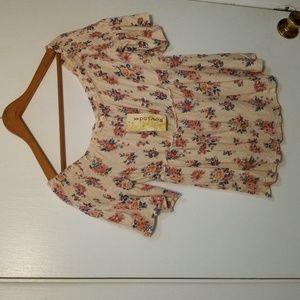 Pretty tan with pink flowered short sleeve baby doll style top short sleeve